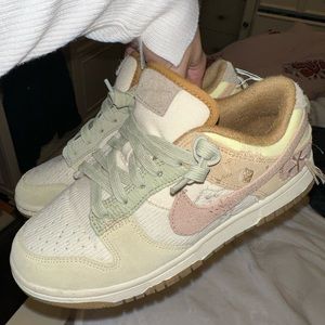 WMNS DUNK LOW 'ON THE BRIGHT SIDE'